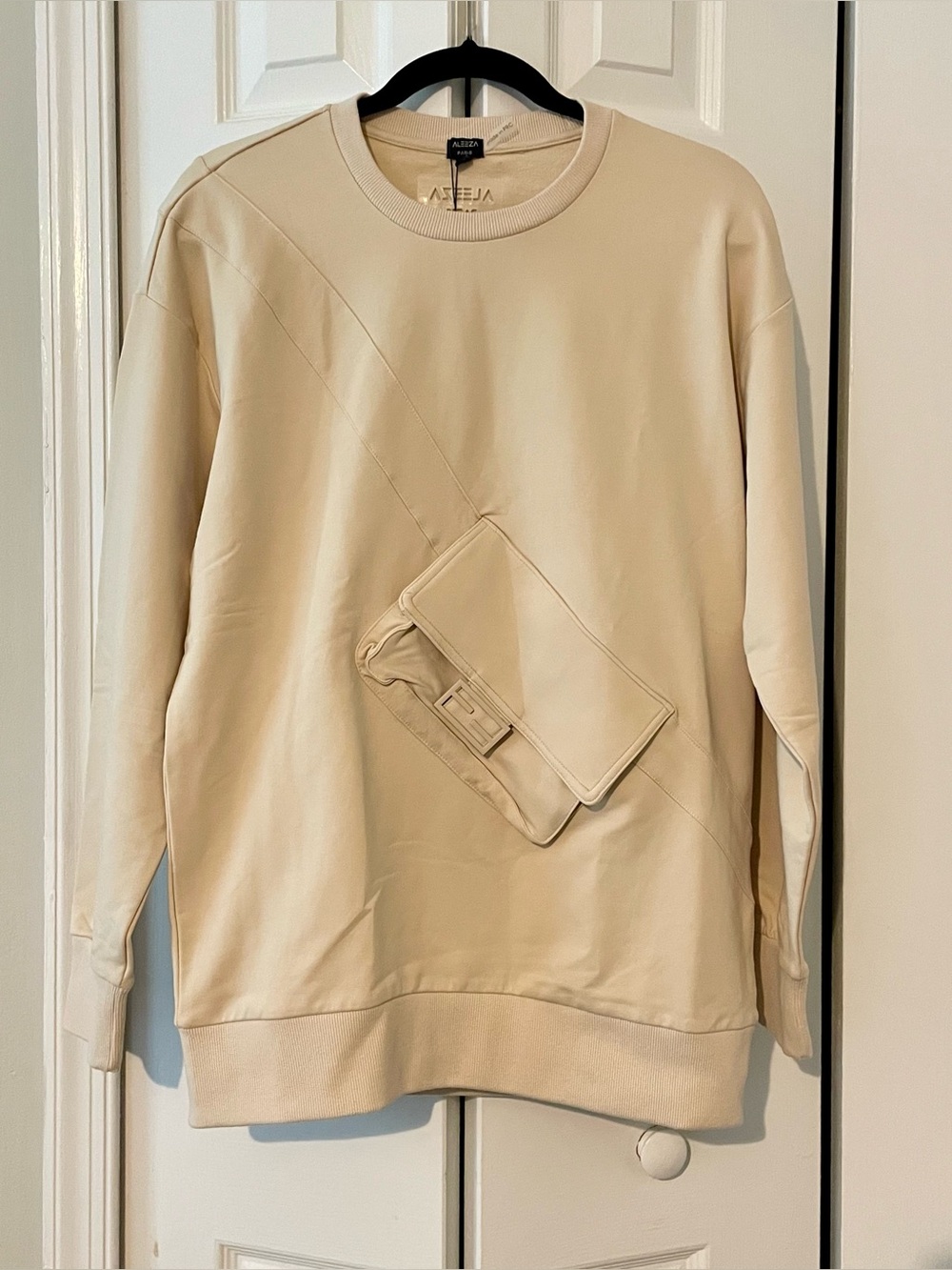 ALEEZA PARIS Sweatshirt with Crossbody